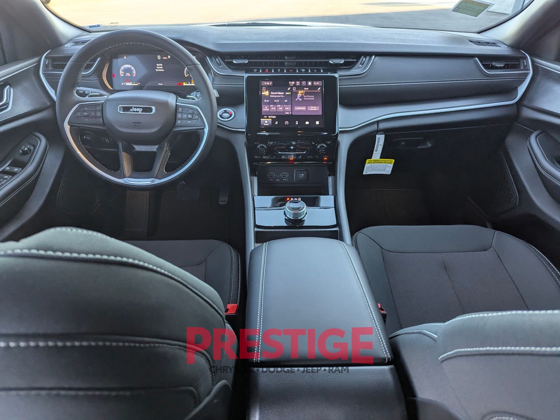 New 2026 Silver Zynith Exterior Paint Jeep Laredo X image 25