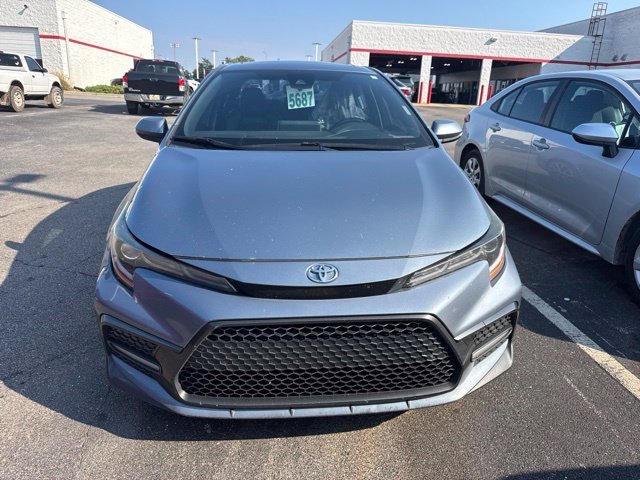 Used 2020  Toyota XSE image 3