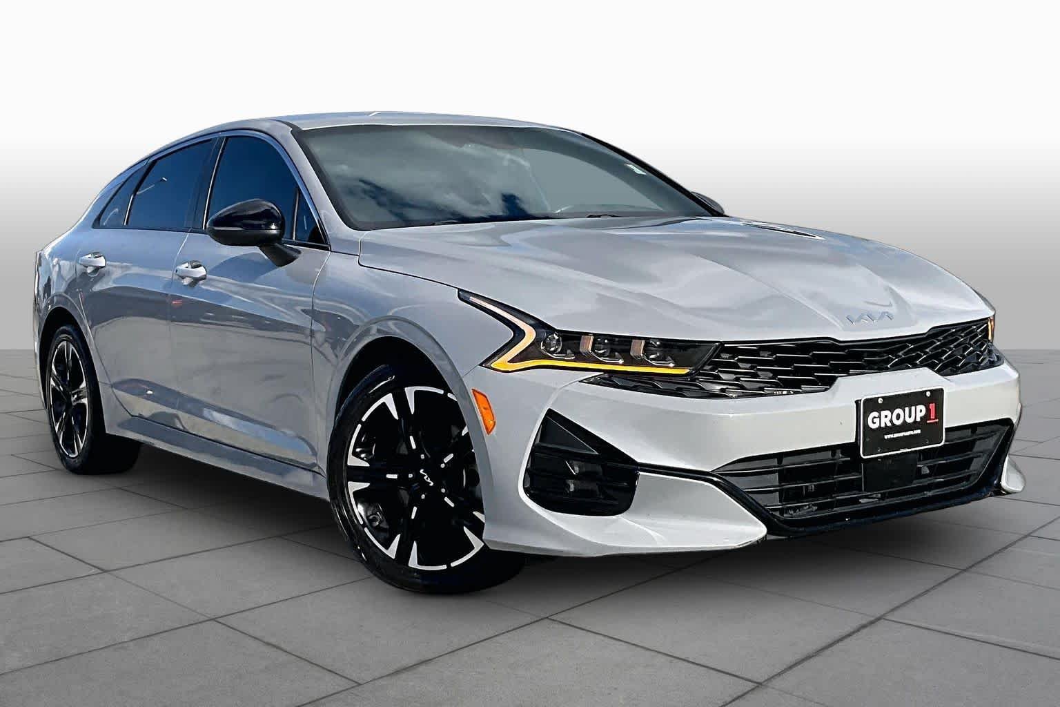Used 2023 Wolf Gray Kia GT-Line image 3