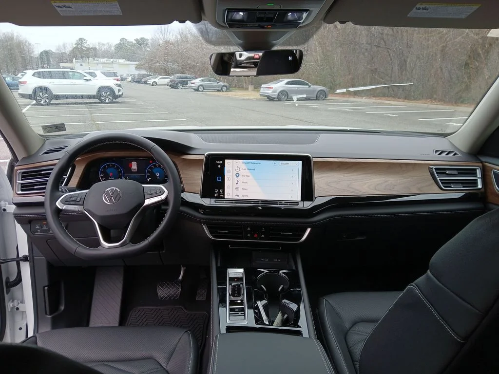 New 2026 White Volkswagen 2.0T SE w/Technology image 12