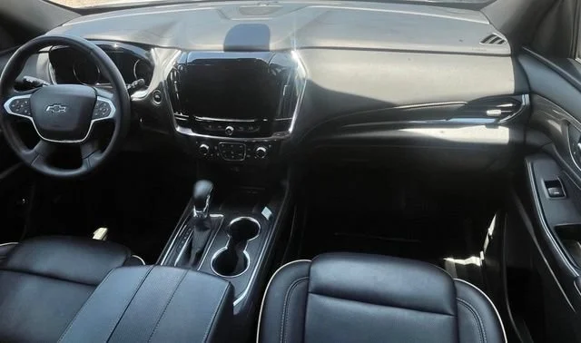 Used 2023 Iridescent Pearl Tricoat Chevrolet Premier image 17
