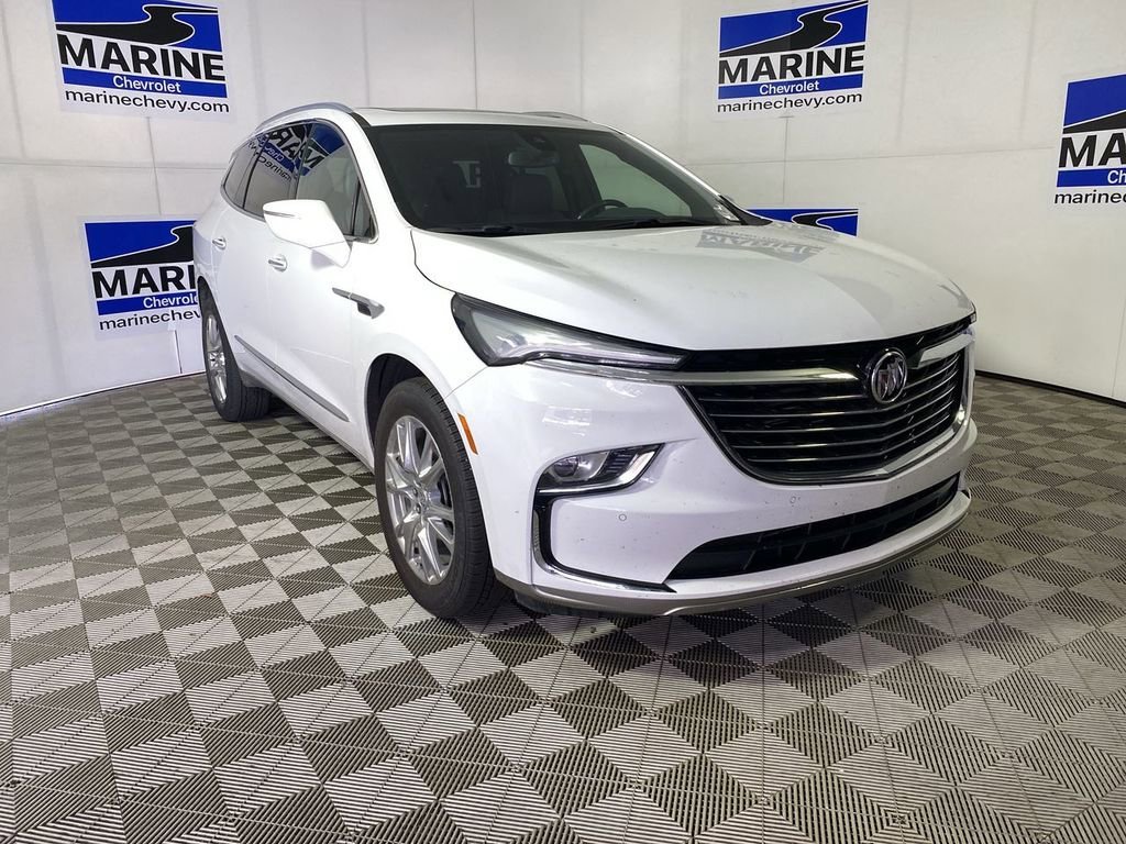 2023 Buick Enclave Essence's photo