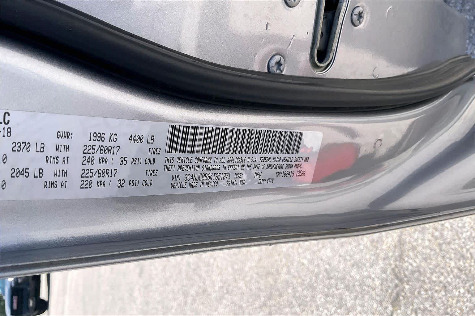 Used 2019 Billet Silver Metallic Clear Coat Jeep Latitude image 34
