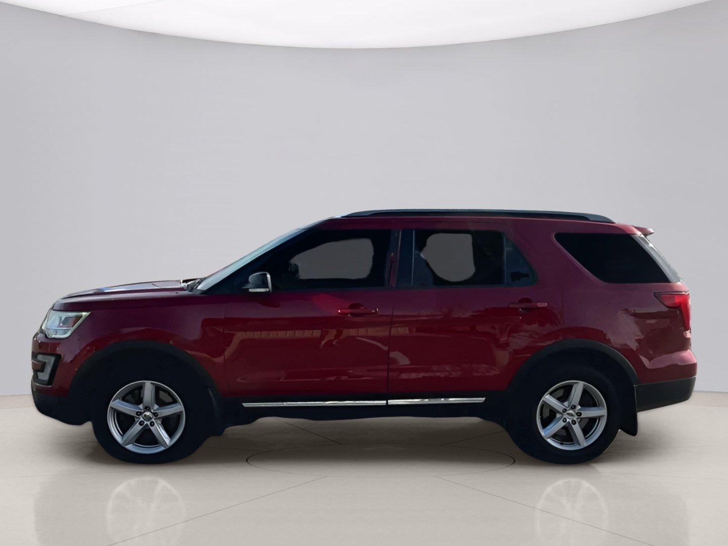 Used 2017 Red Ford XLT image 5
