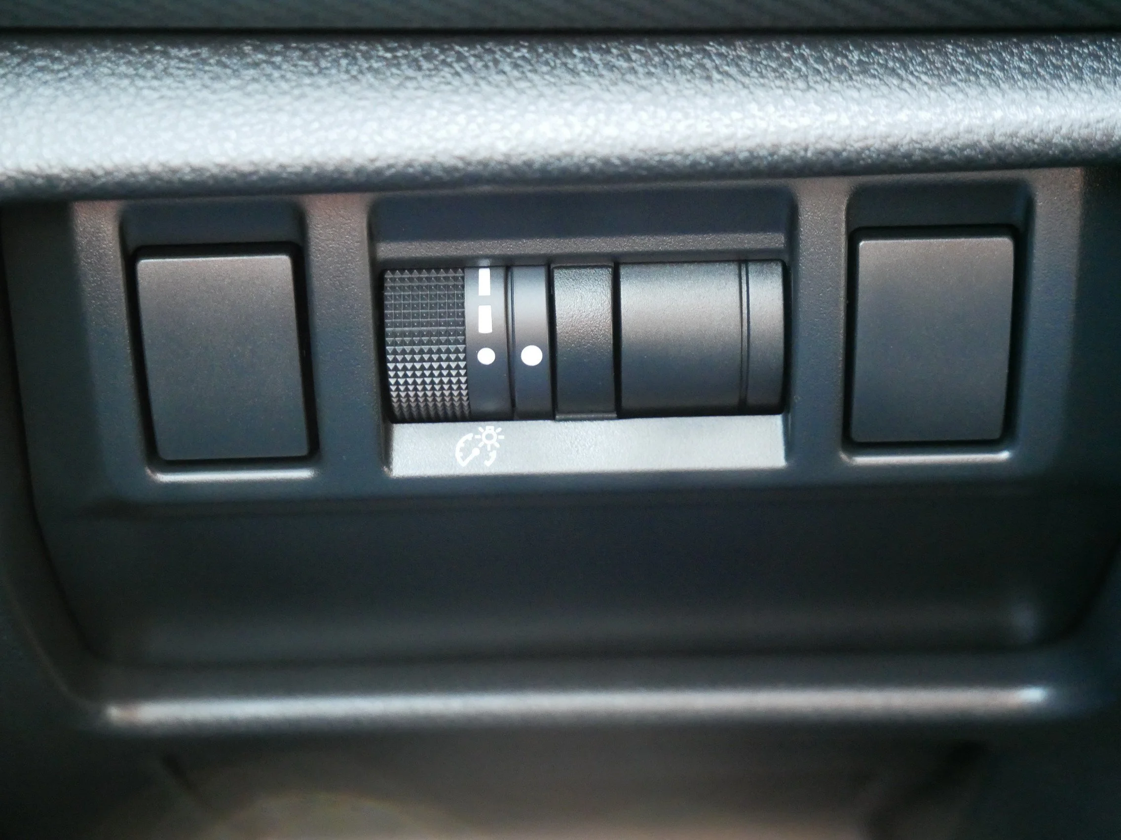 Used 2024 Crystal White Pearl Subaru Premium image 26
