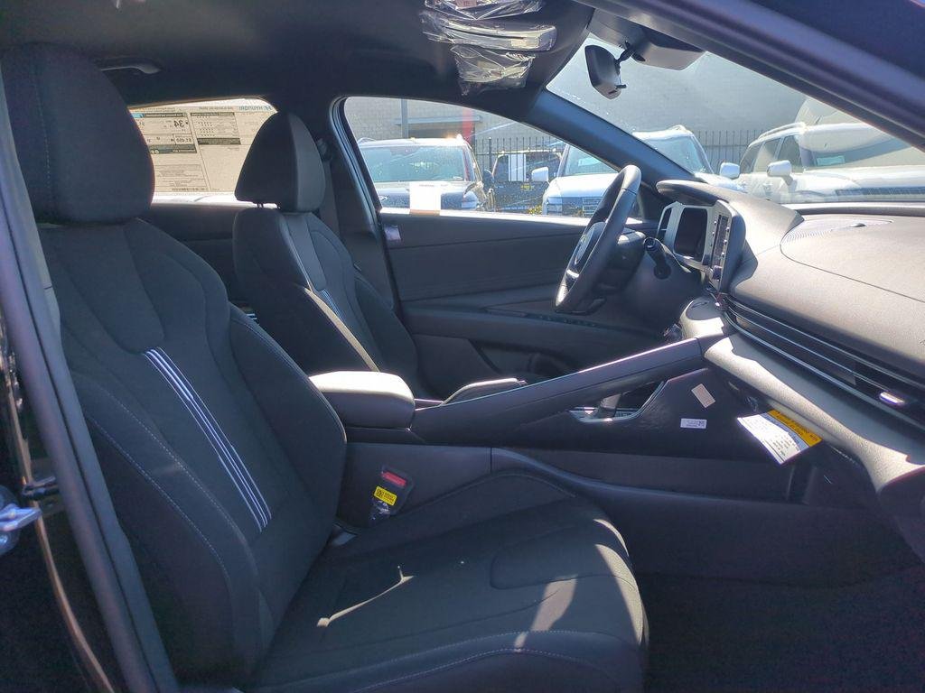 New 2026 Black Hyundai SEL Sport image 30