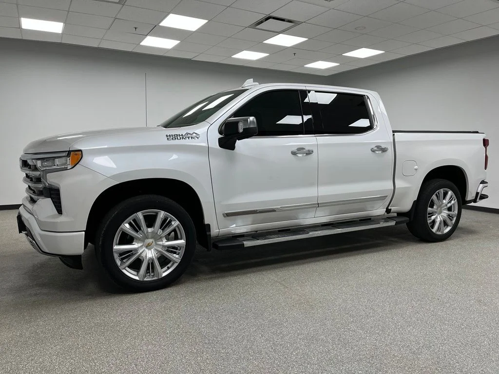 Used 2022 Beige Chevrolet High Country image 6