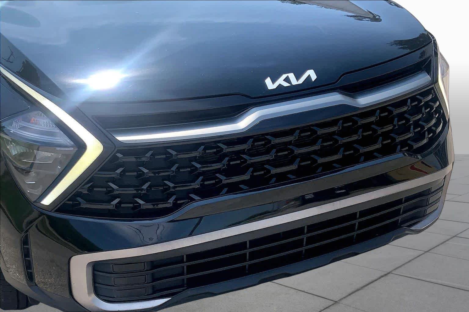 Certified Used 2023 Ebony Black Kia X-Line image 29