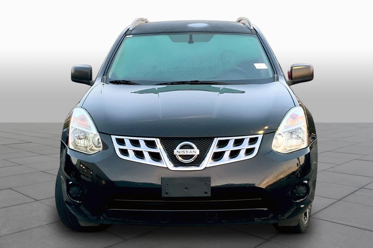 Used 2015 Super Black Nissan S image 3
