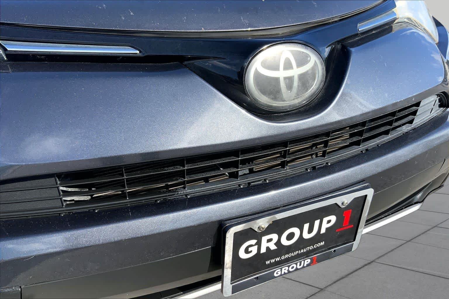 Used 2017 Magnetic Gray Metallic Toyota XLE image 29