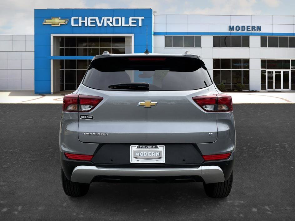 Used 2023 Sterling Gray Metallic Chevrolet LT image 4