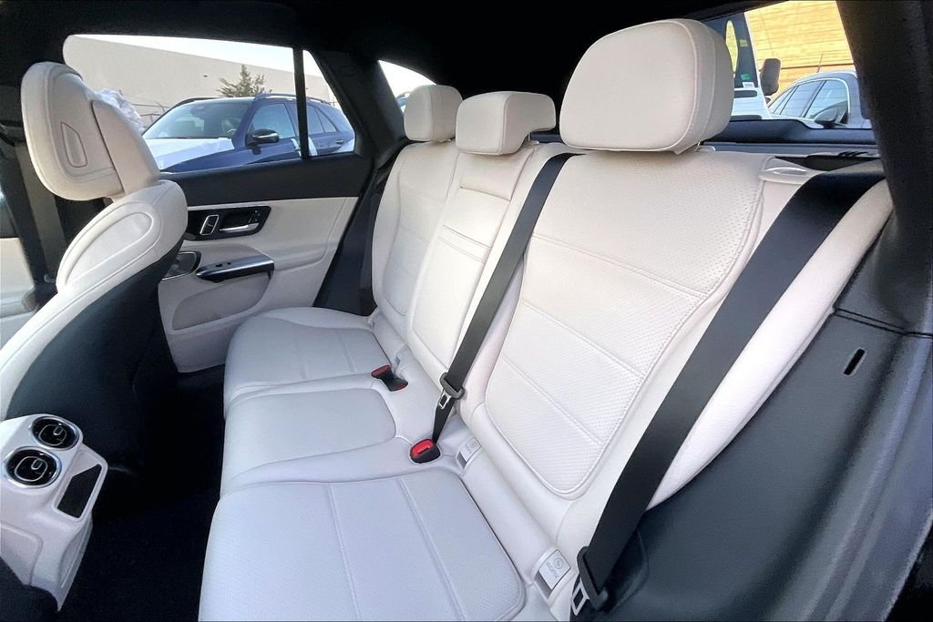 New 2026 Black Mercedes-Benz GLC 300 image 10