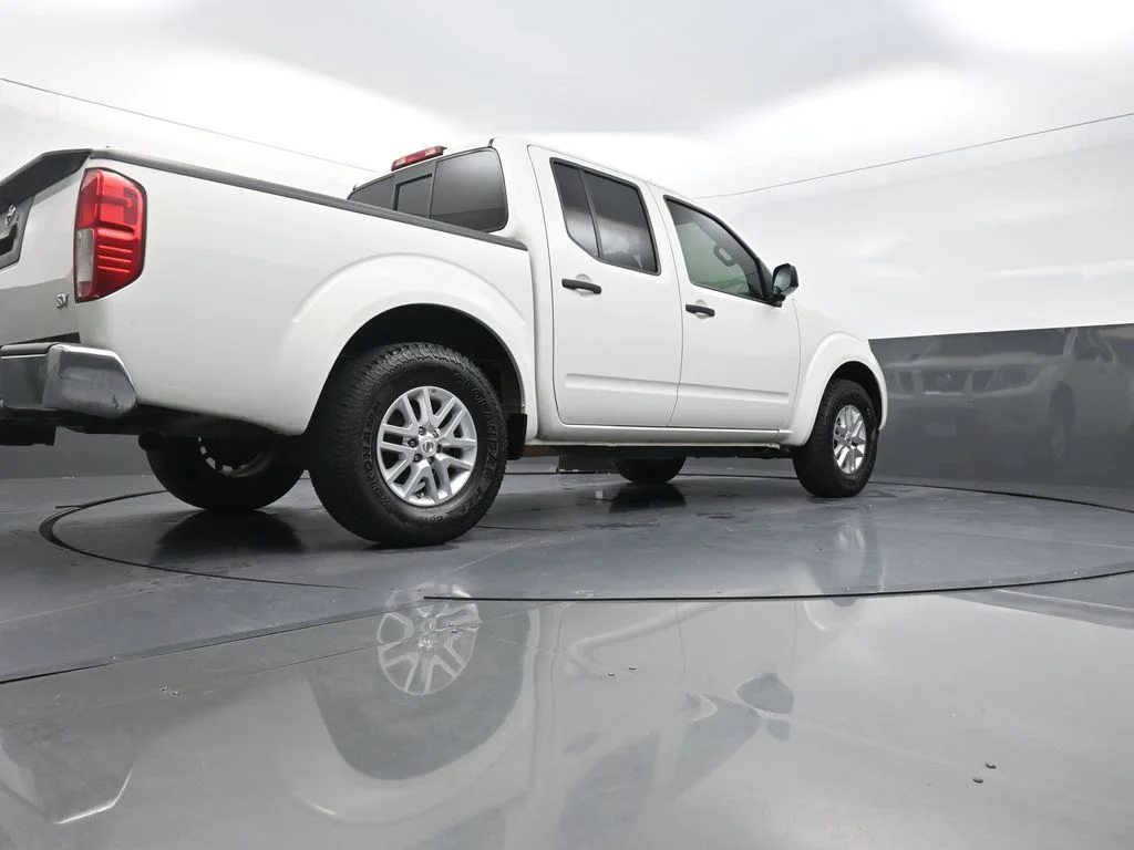 Used 2017 White Nissan SV image 28