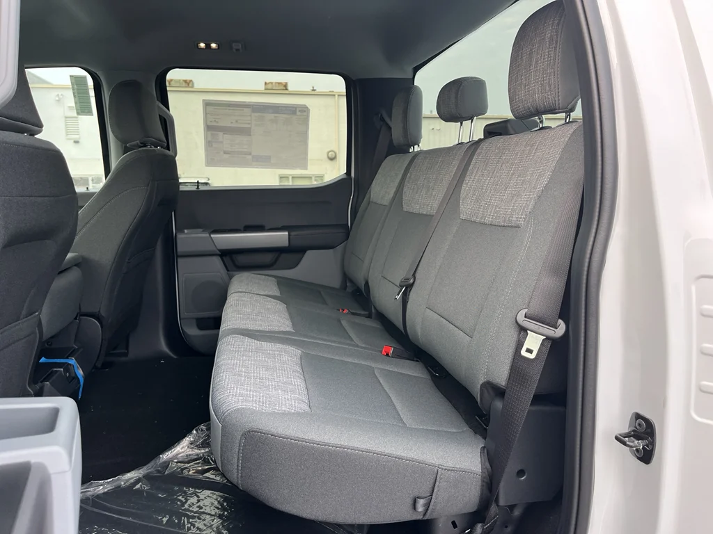 New 2026 Oxford White Ford F-250® XLT image 17