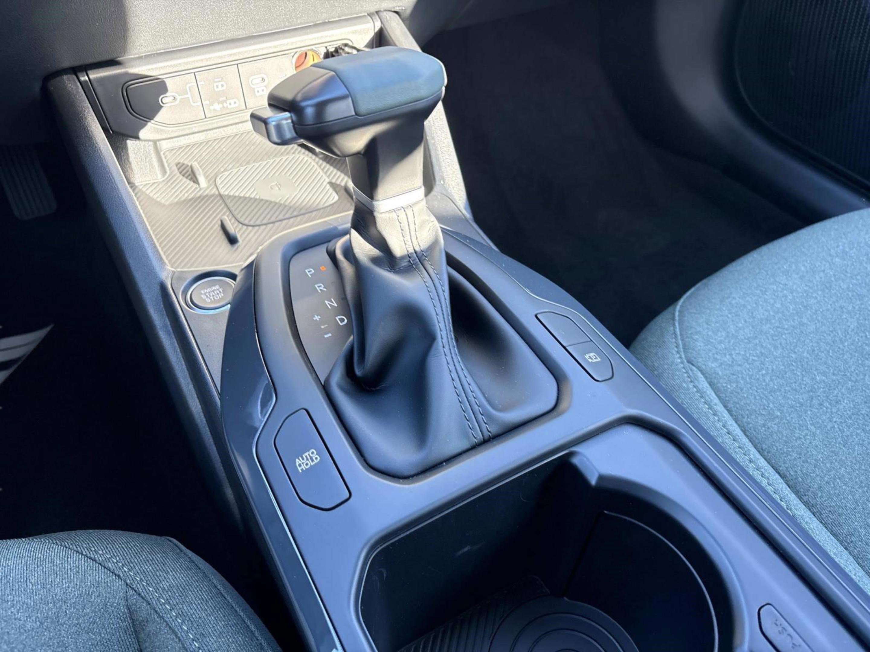 New 2025 Snow White Pearl Kia EX image 27