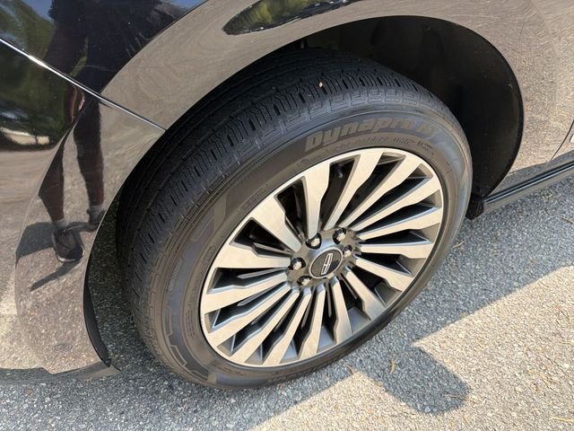 Used 2019 Black Lincoln Reserve image 10