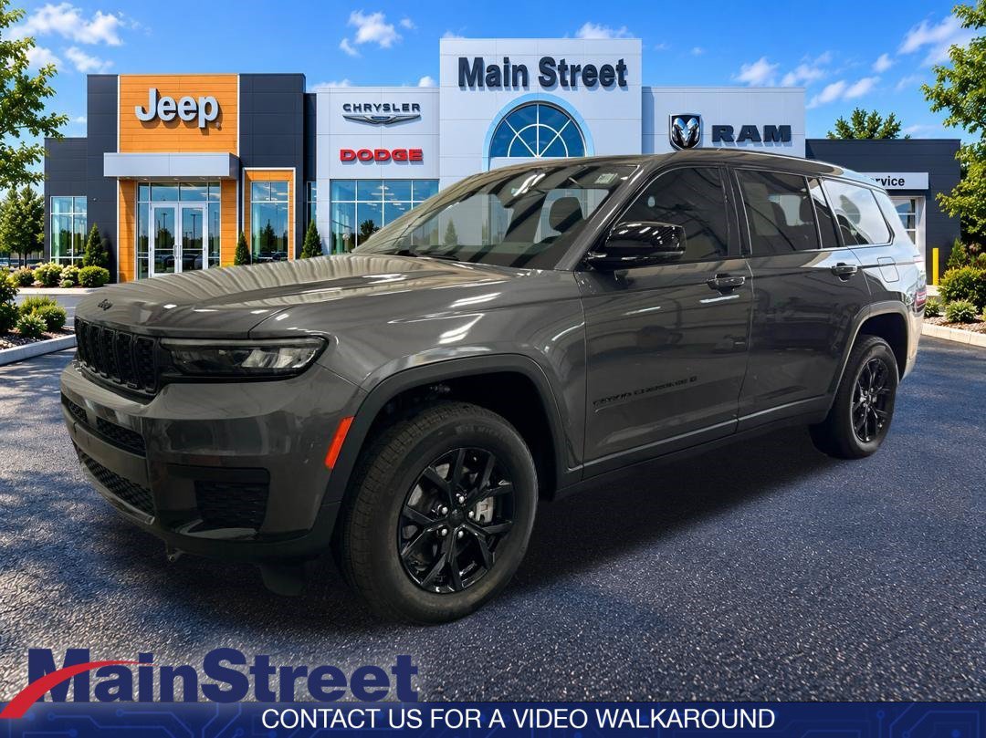 Used 2024 Baltic Gray Metallic Clearcoat Jeep Altitude image 1