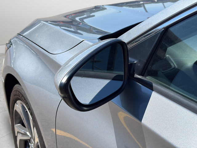 Used 2019 Silver Honda EX-L image 33