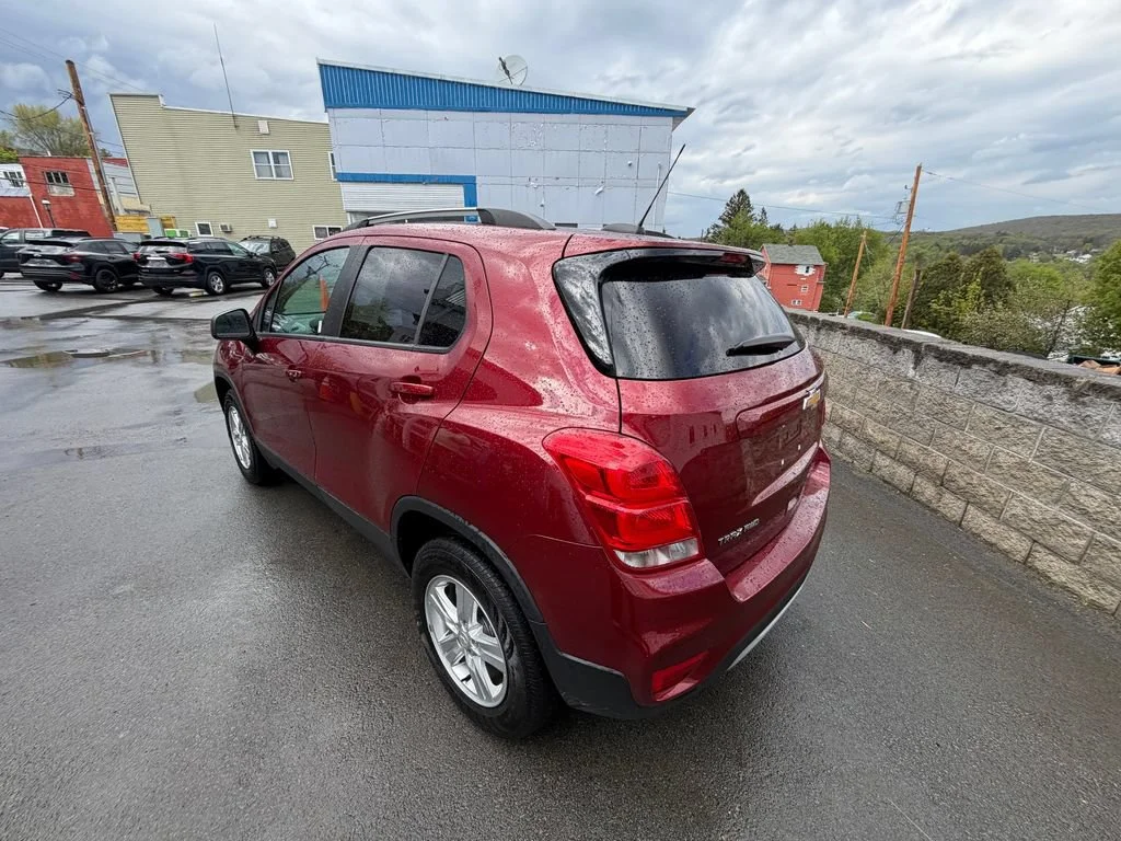 Used 2022 Crimson Metallic Chevrolet LT image 3