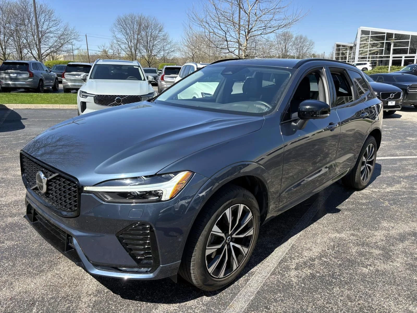 2023 Volvo XC60 B5 Plus Dark Theme AWD's photo