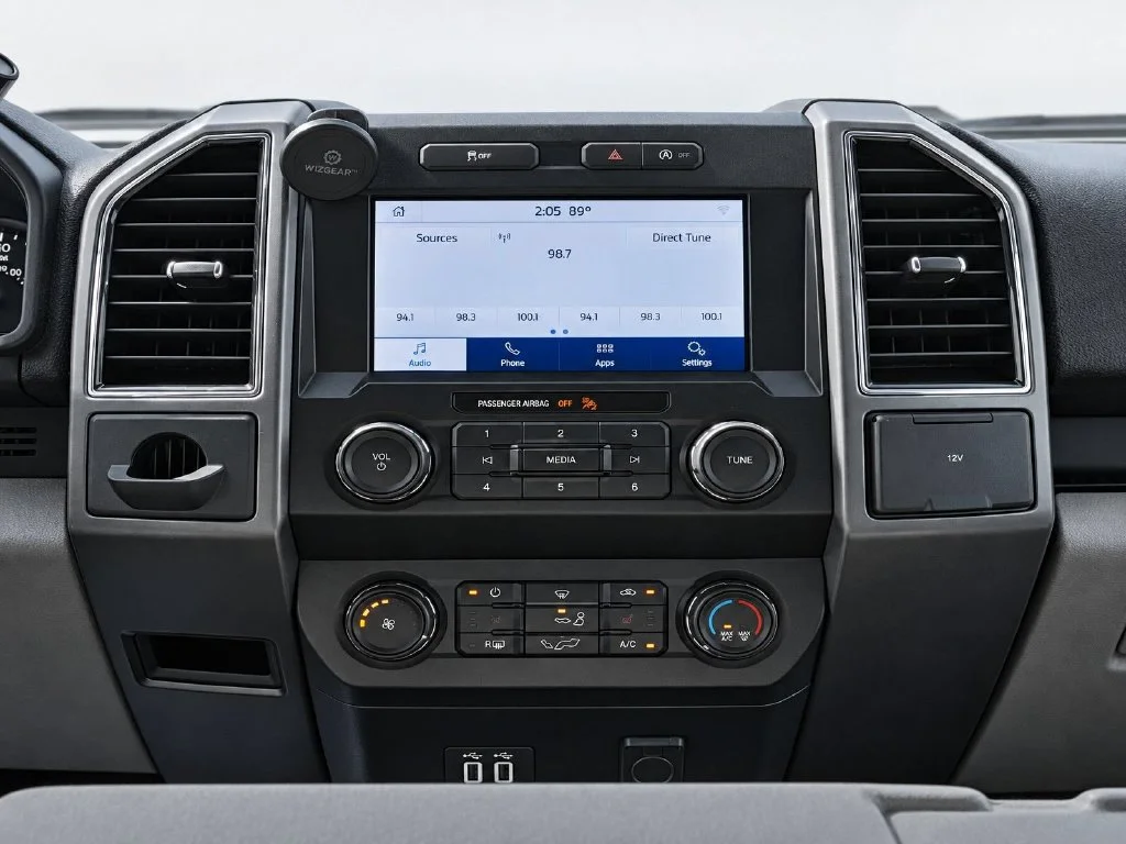 Used 2020 Black Ford XLT image 15