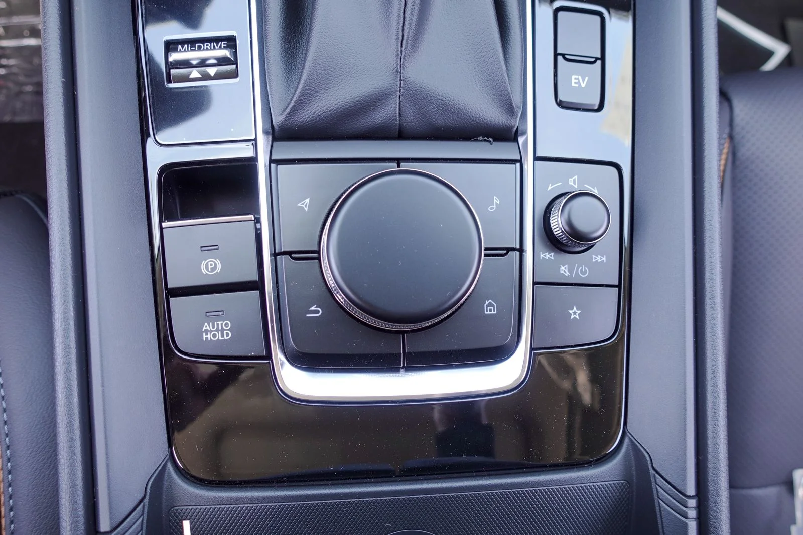 2026 Mazda CX-50 Premium Plus - Photo 24