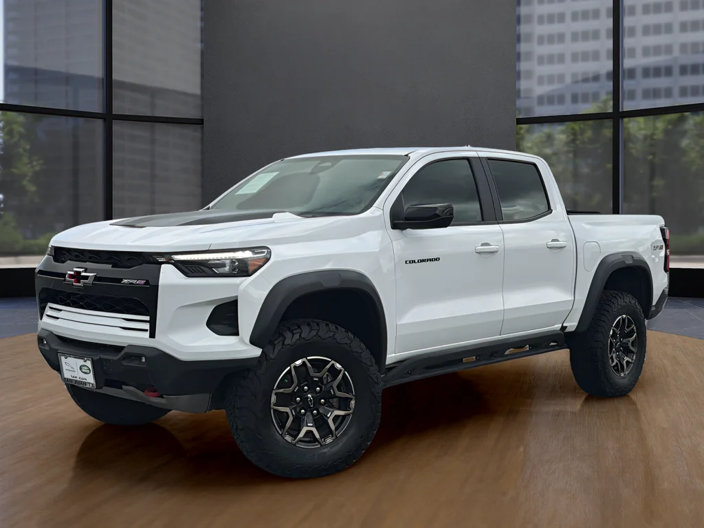 Used 2023 White Chevrolet ZR2 image 9