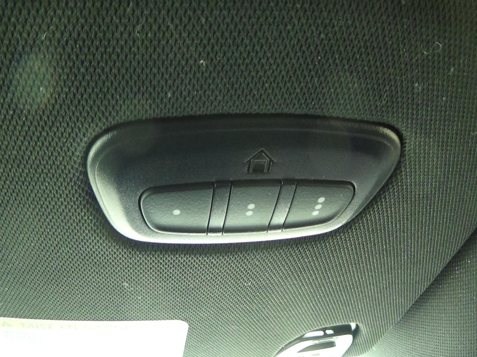 Used 2025 Bright White Clear Coat (pw7) Jeep Series II image 32