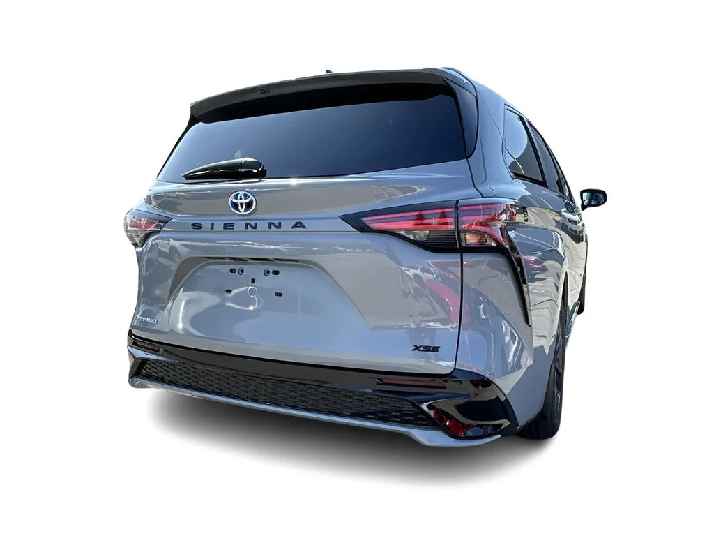 Used 2025  Toyota Sienna XSE AWD 7-Pass Dilawri Certified   Elevate image 13
