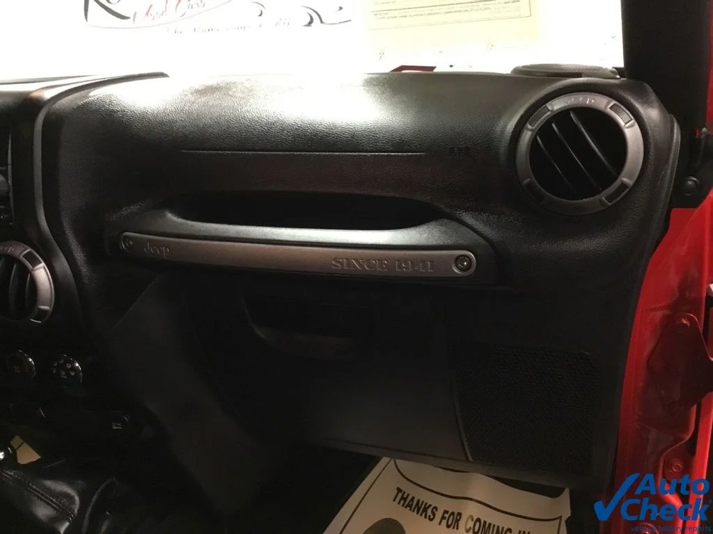 Used 2015 Red Jeep Sport image 30