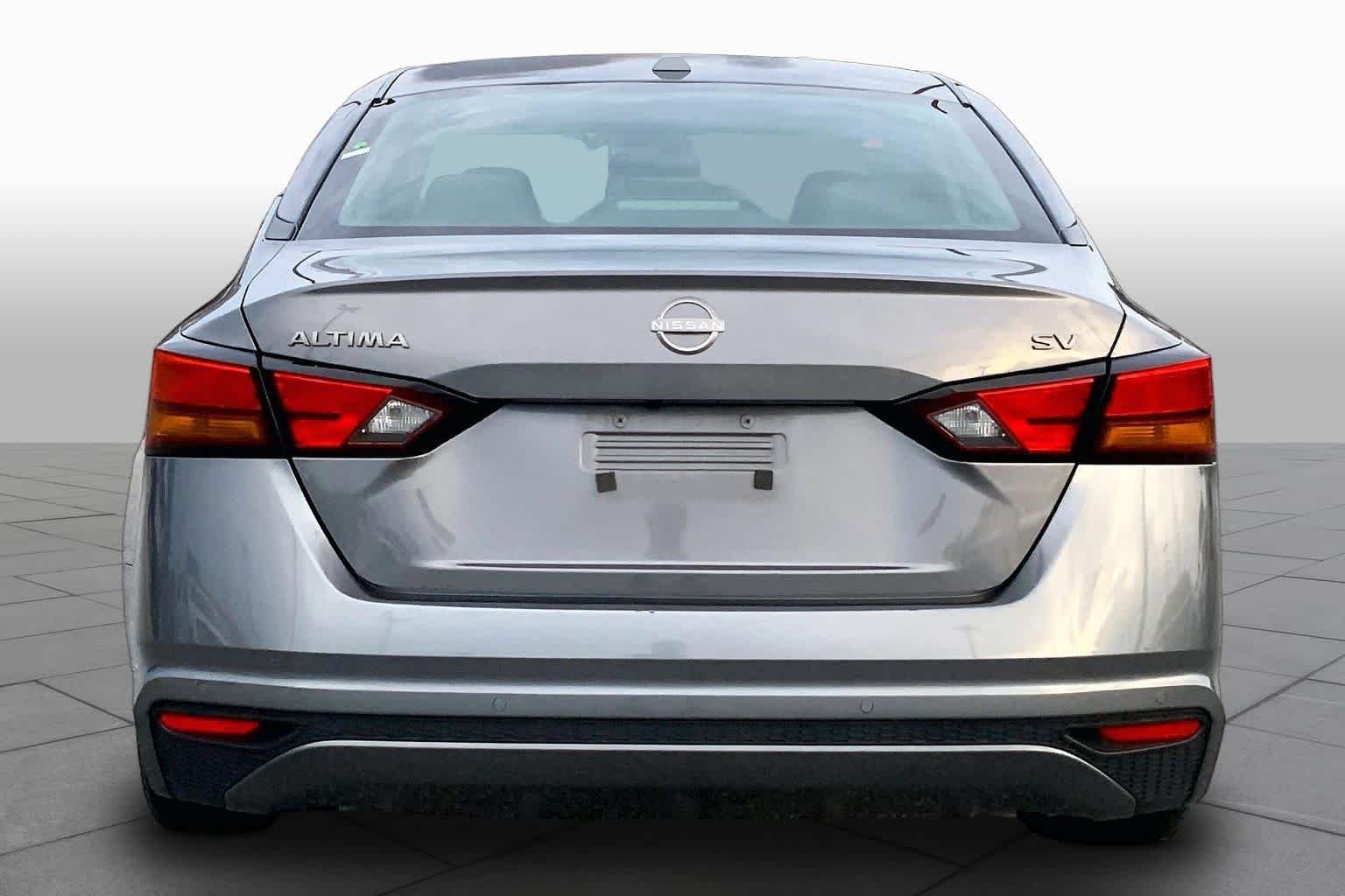 Used 2024 Gun Metallic Nissan 2.5 SV image 5