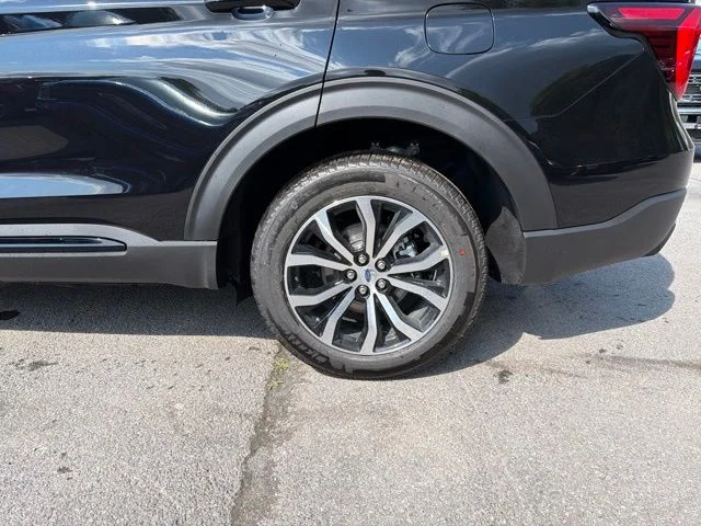 New 2026 Agate Black Metallic Ford ST-Line image 15