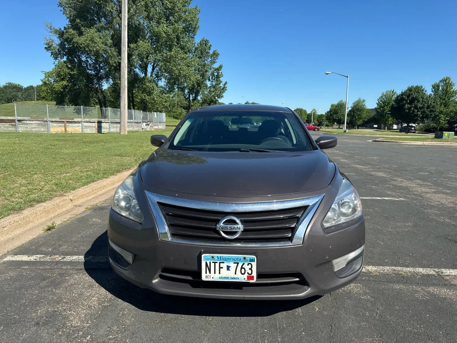Used 2015 Java Metallic Nissan 2.5 image 2
