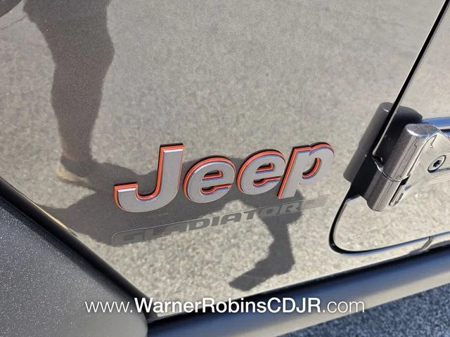 New 2026 Granite Crystal Metallic Clear-Coat Exterior Paint Jeep Mojave image 17