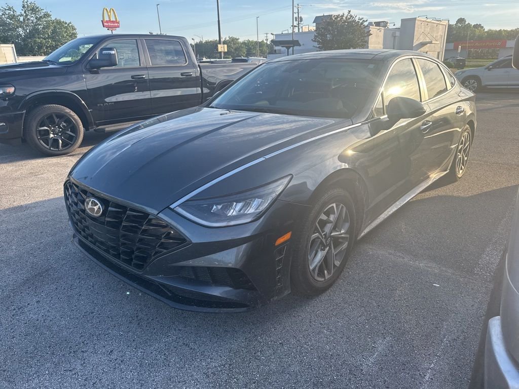 Used 2023 Gray Hyundai SEL image 1