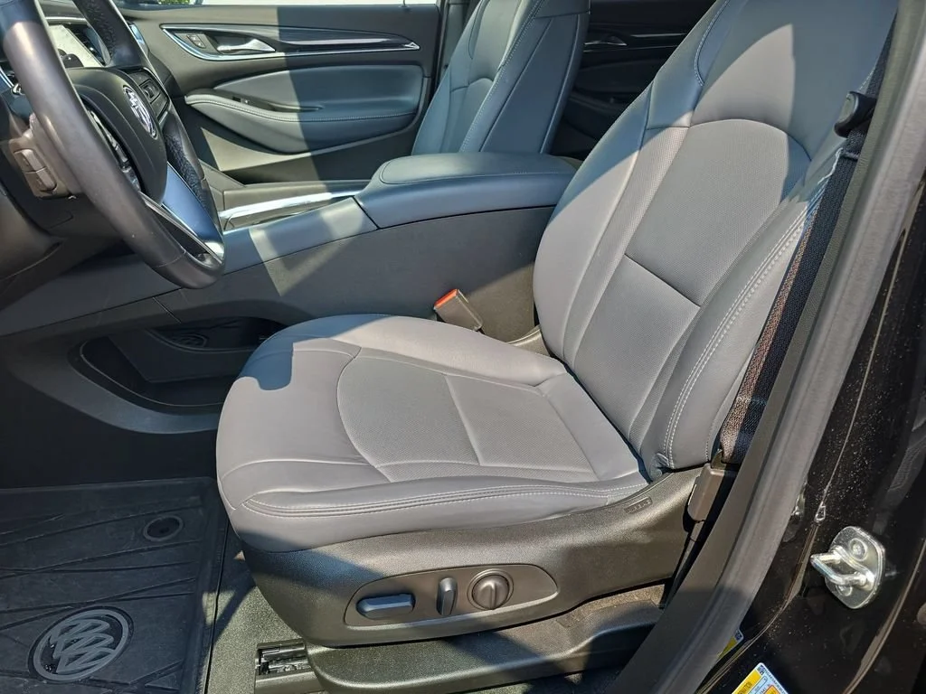 Used 2024 Ebony Twilight Metallic Buick Essence image 20