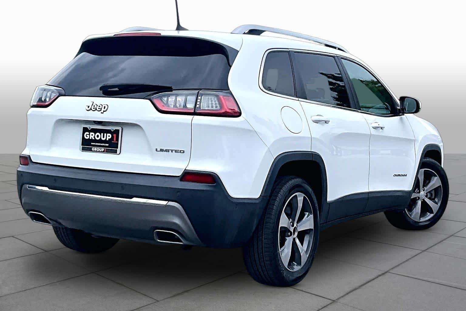 Used 2019 Bright White Clearcoat Jeep Limited image 13
