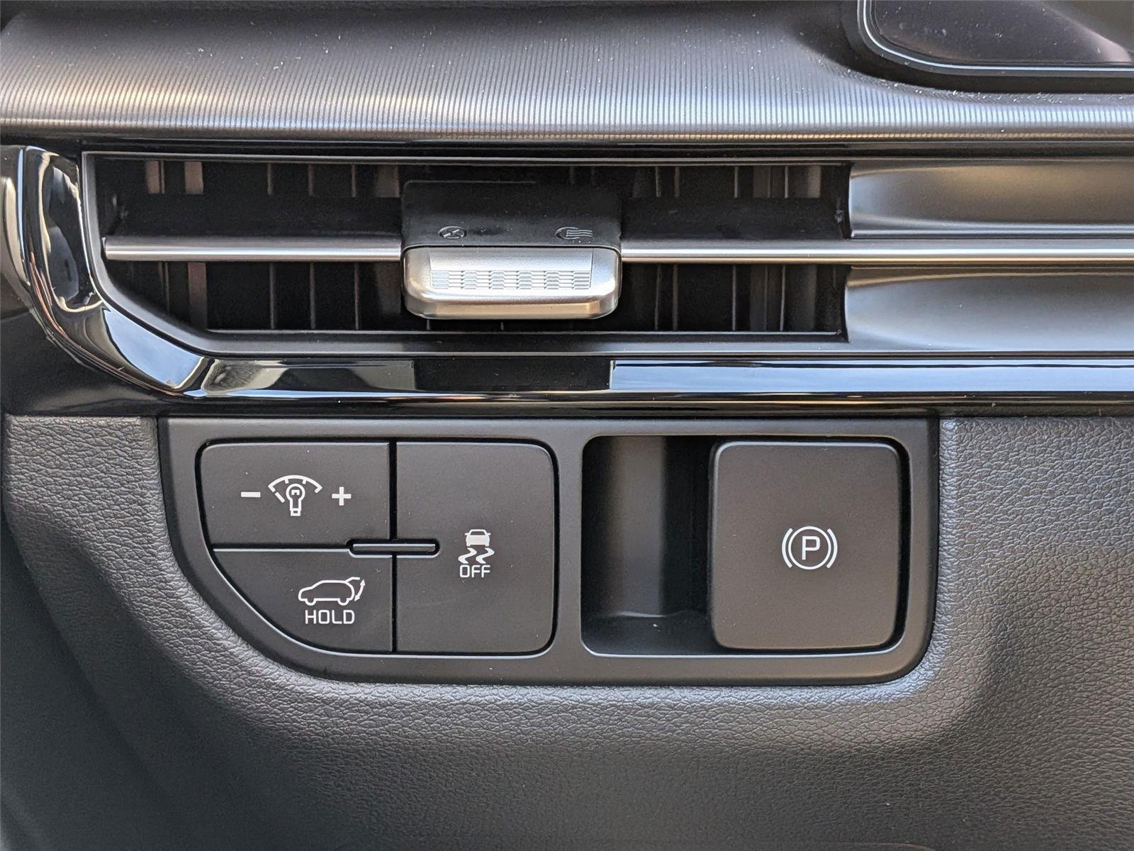 2026 Kia Sportage EX - Photo 17