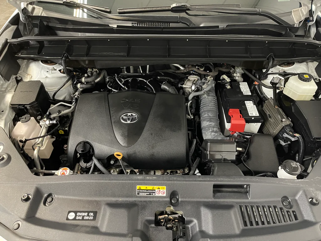 Used 2022 Beige Toyota XLE image 13
