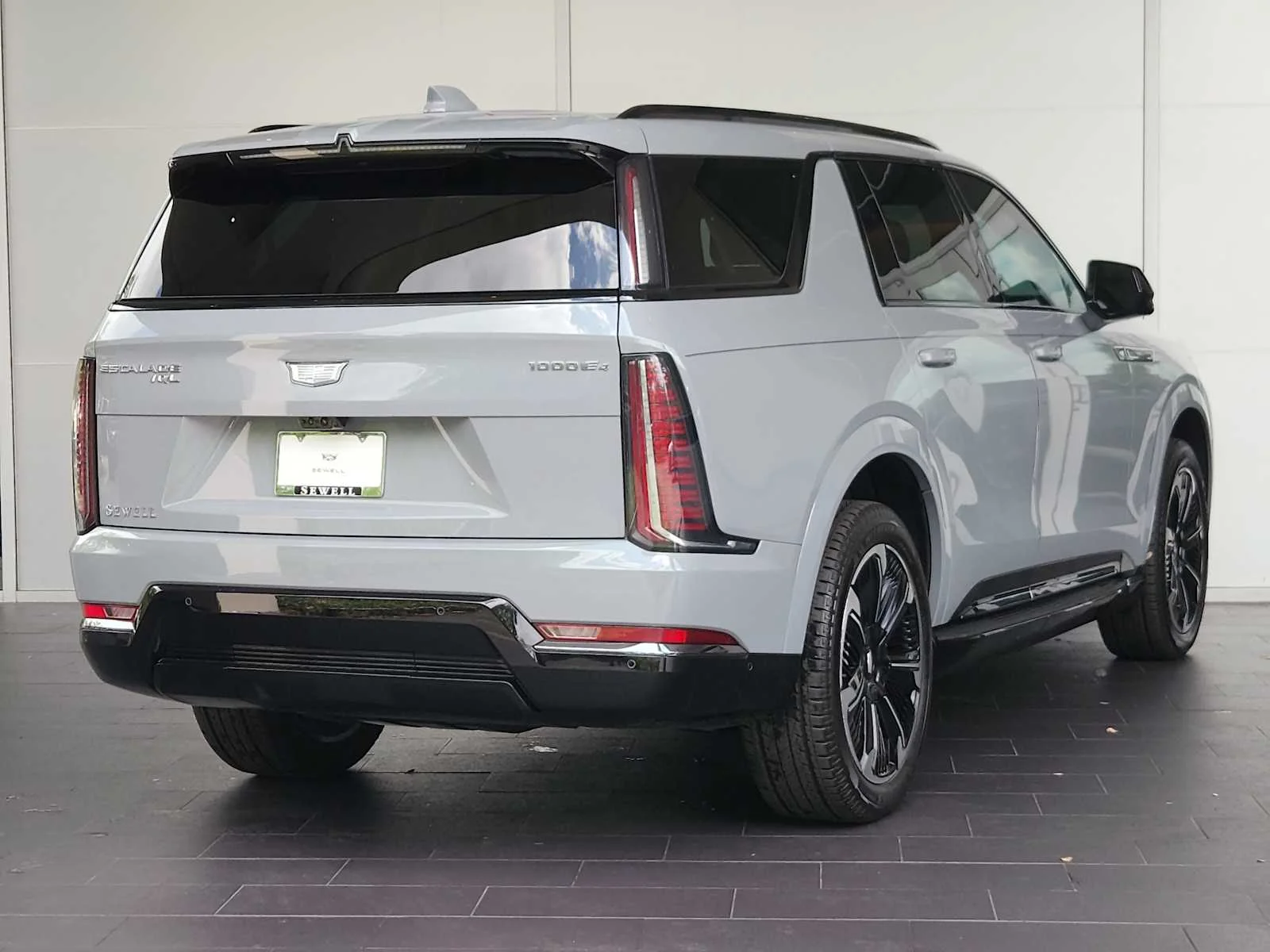 New 2026 Luna Metallic Cadillac Sport image 3