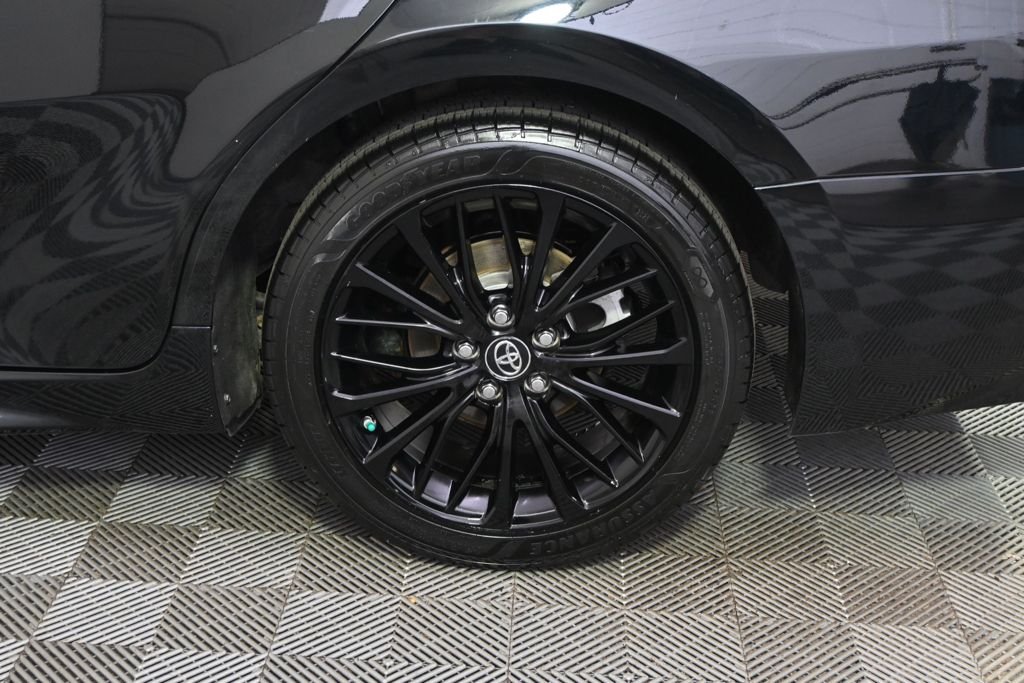 Used 2019 Midnight Black Metallic Toyota SE image 20