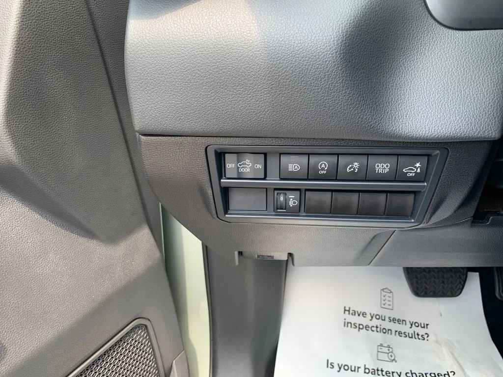Used 2025  Toyota Limited image 30