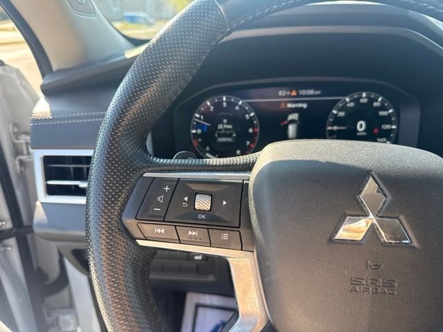 Used 2024  Mitsubishi SEL image 18