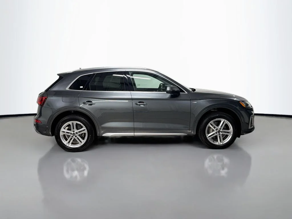 Used 2025  Audi 55 Premium Plus image 8