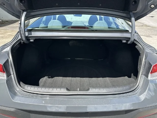 Used 2024 Gray Hyundai SEL image 21