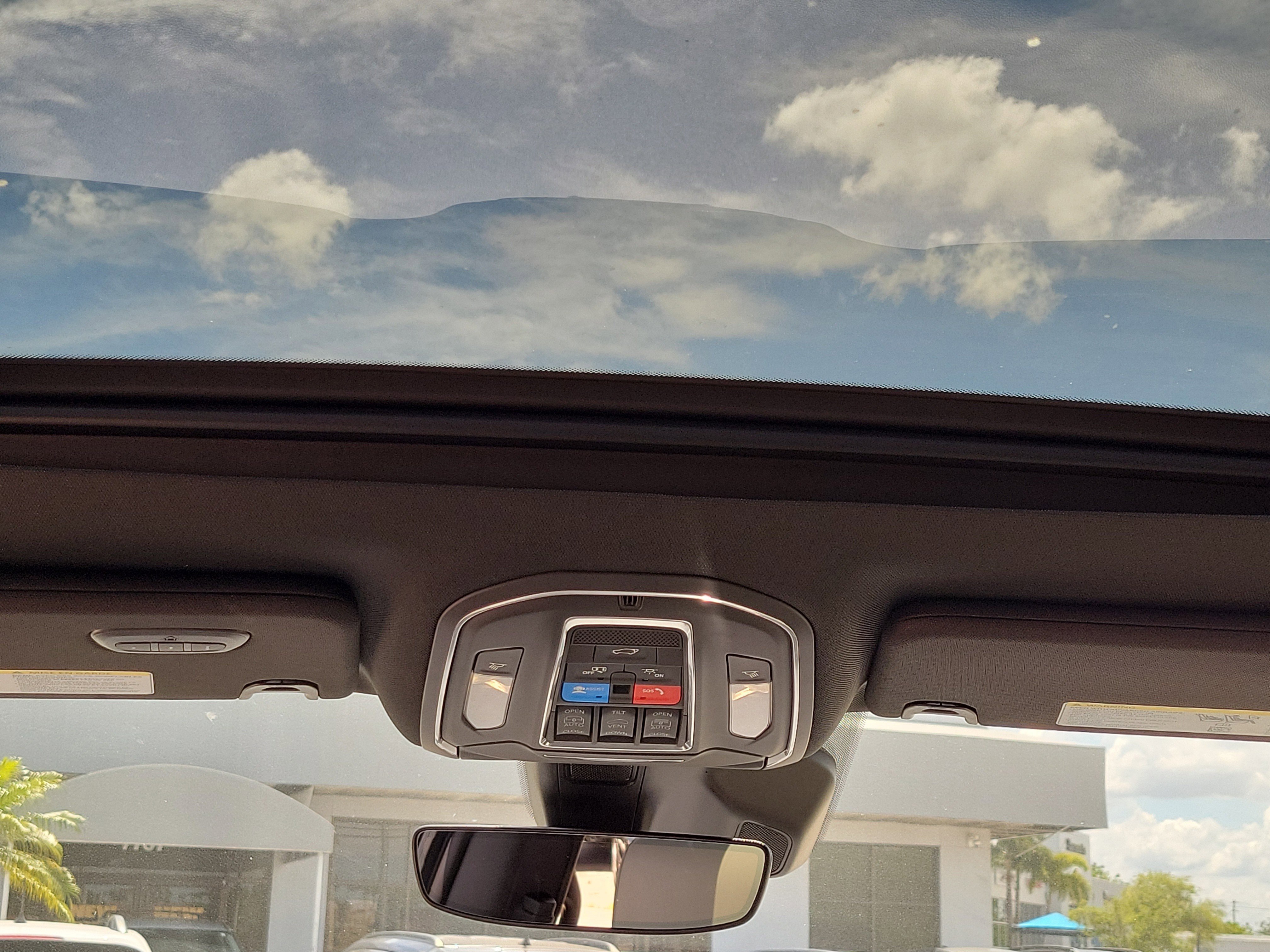 New 2026 Baltic-Gray Metallic Clear-Coat Exterior Paint Jeep Limited Altitude image 16