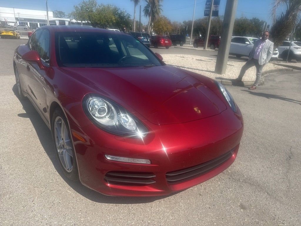 2015 Porsche Panamera 4's photo