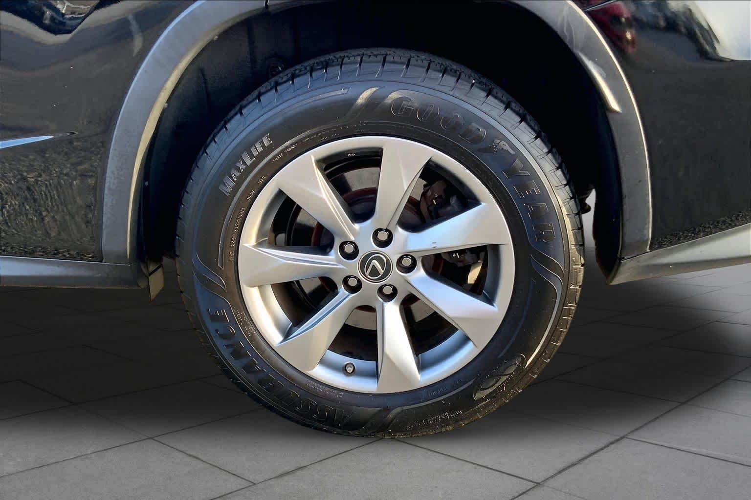 Used 2019 Obsidian Lexus  image 11