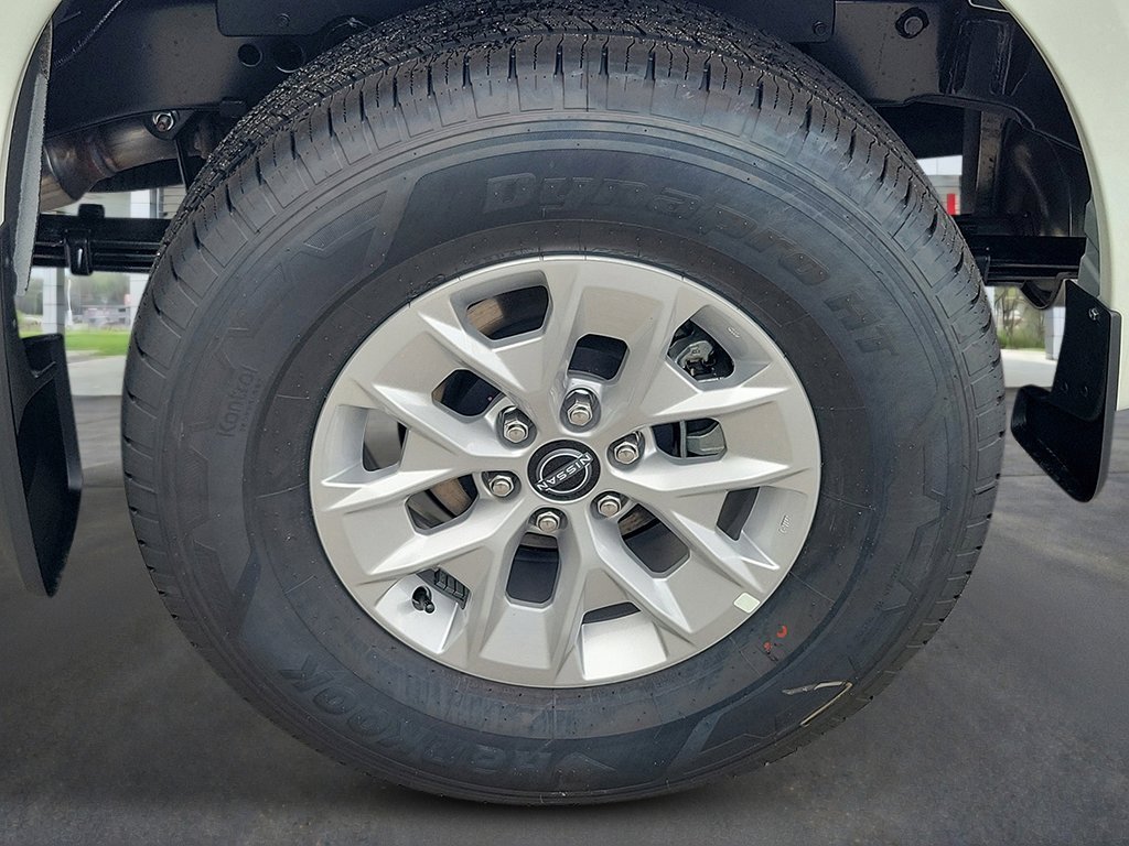 New 2026 Glacier White Nissan S image 9