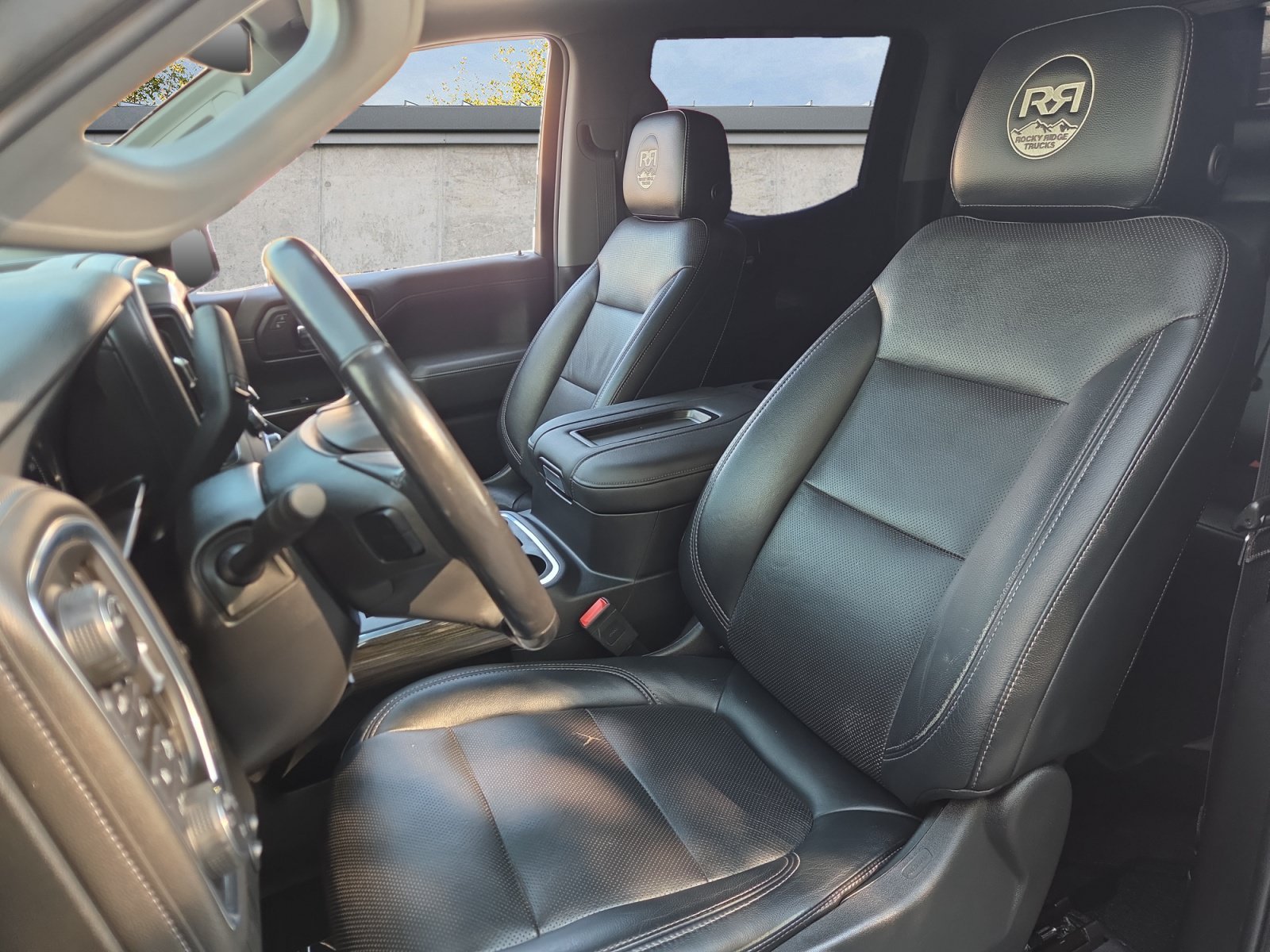 2019 Chevrolet Silverado 1500 RST - Photo 9